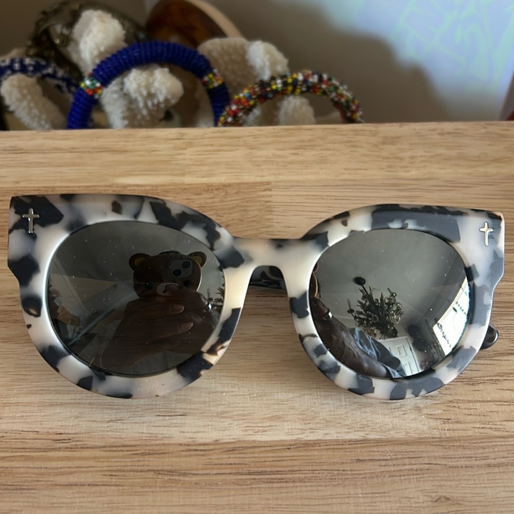 Valley tortoiseshell mirror cross sunglasses